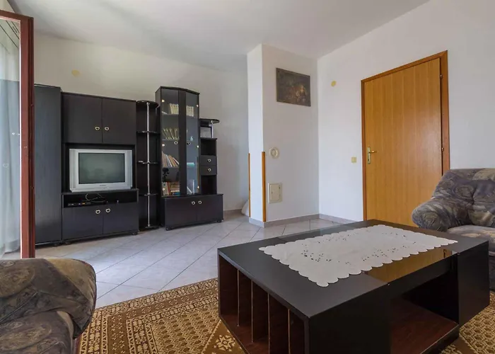 Two-bedroom In Xxxvii Crikvenica